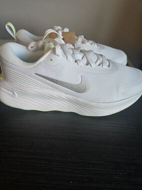 Nike Promina Womens NWT Size 9.5